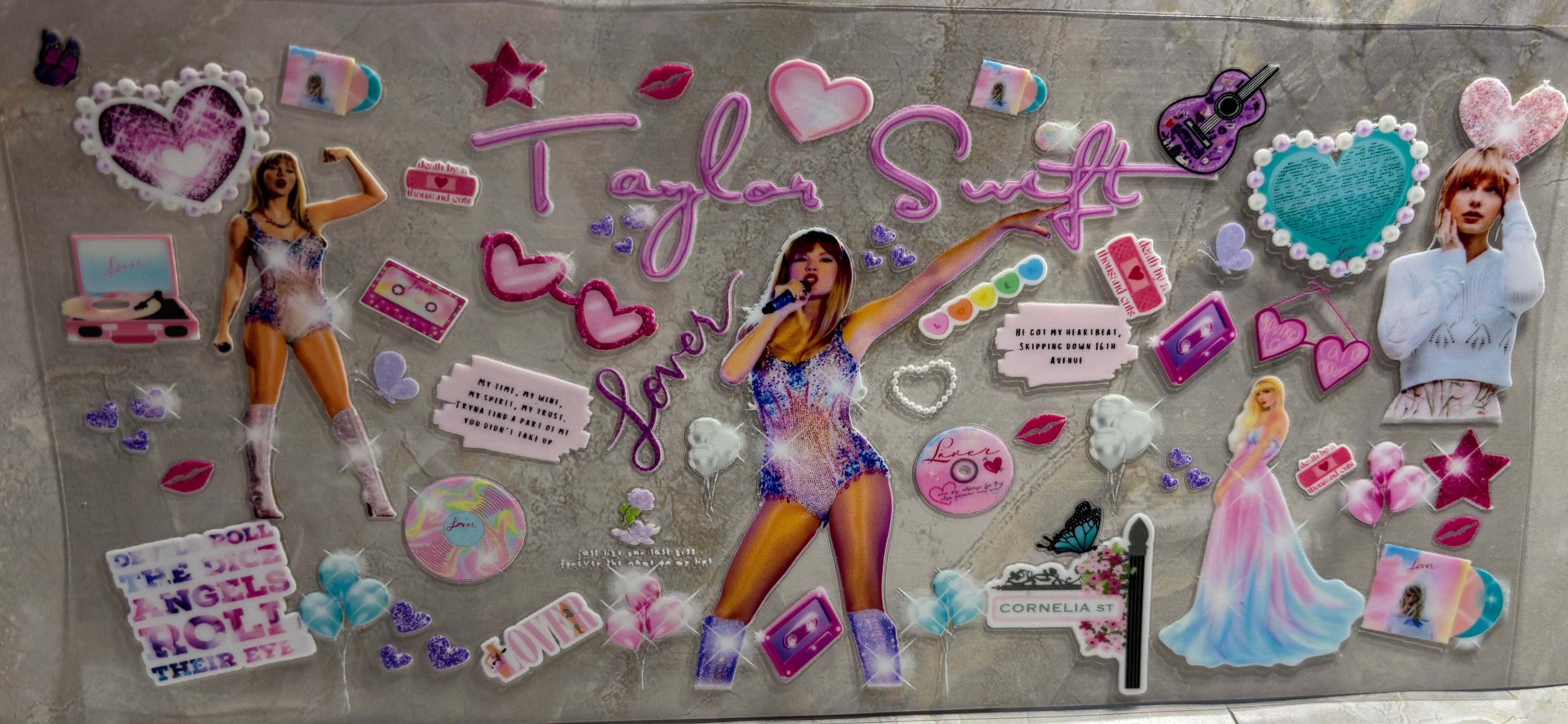 Taylor Swift (1)